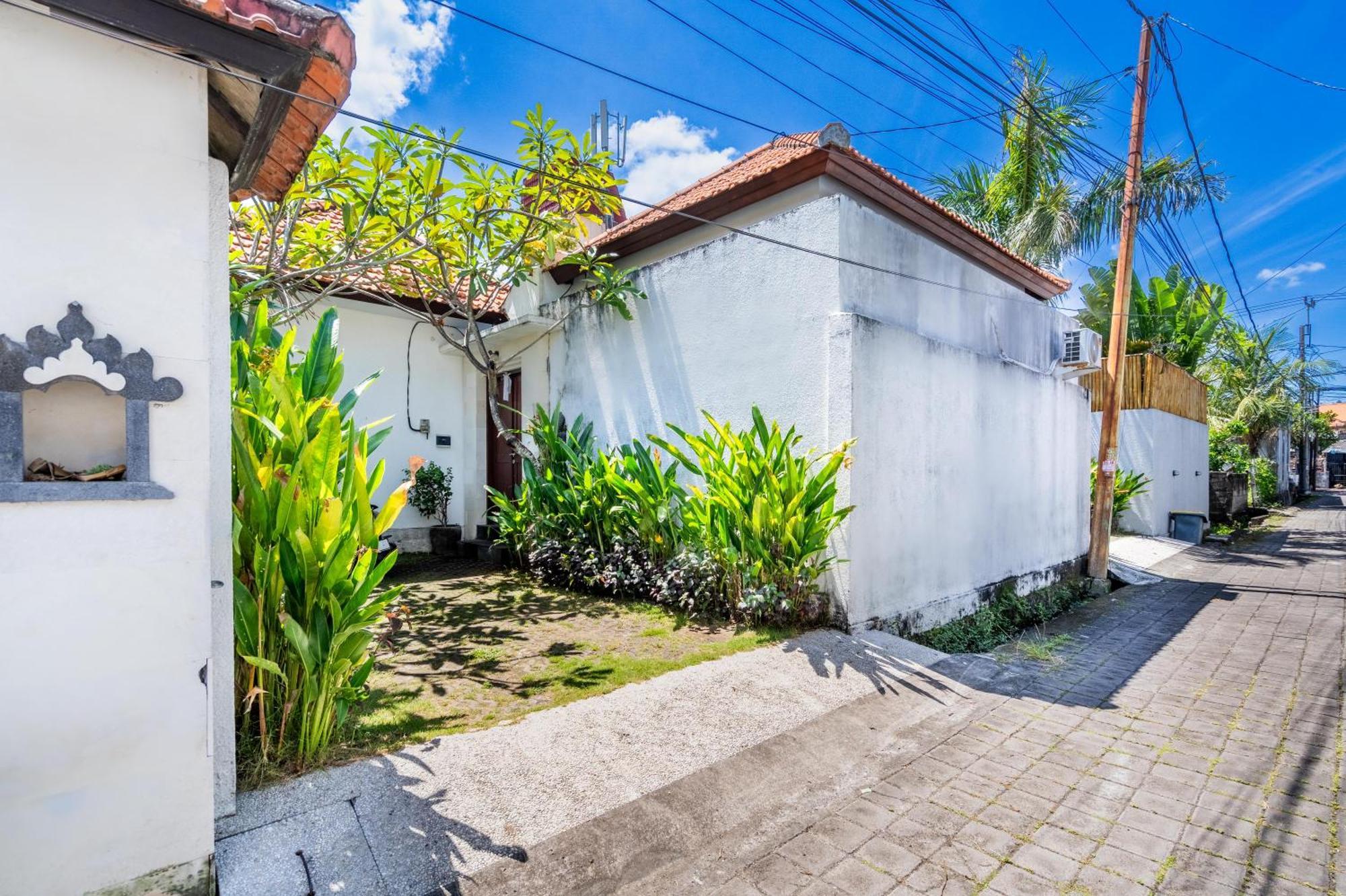 4-Bedroom Pool Villa Near Seminyak Center Bagian luar foto