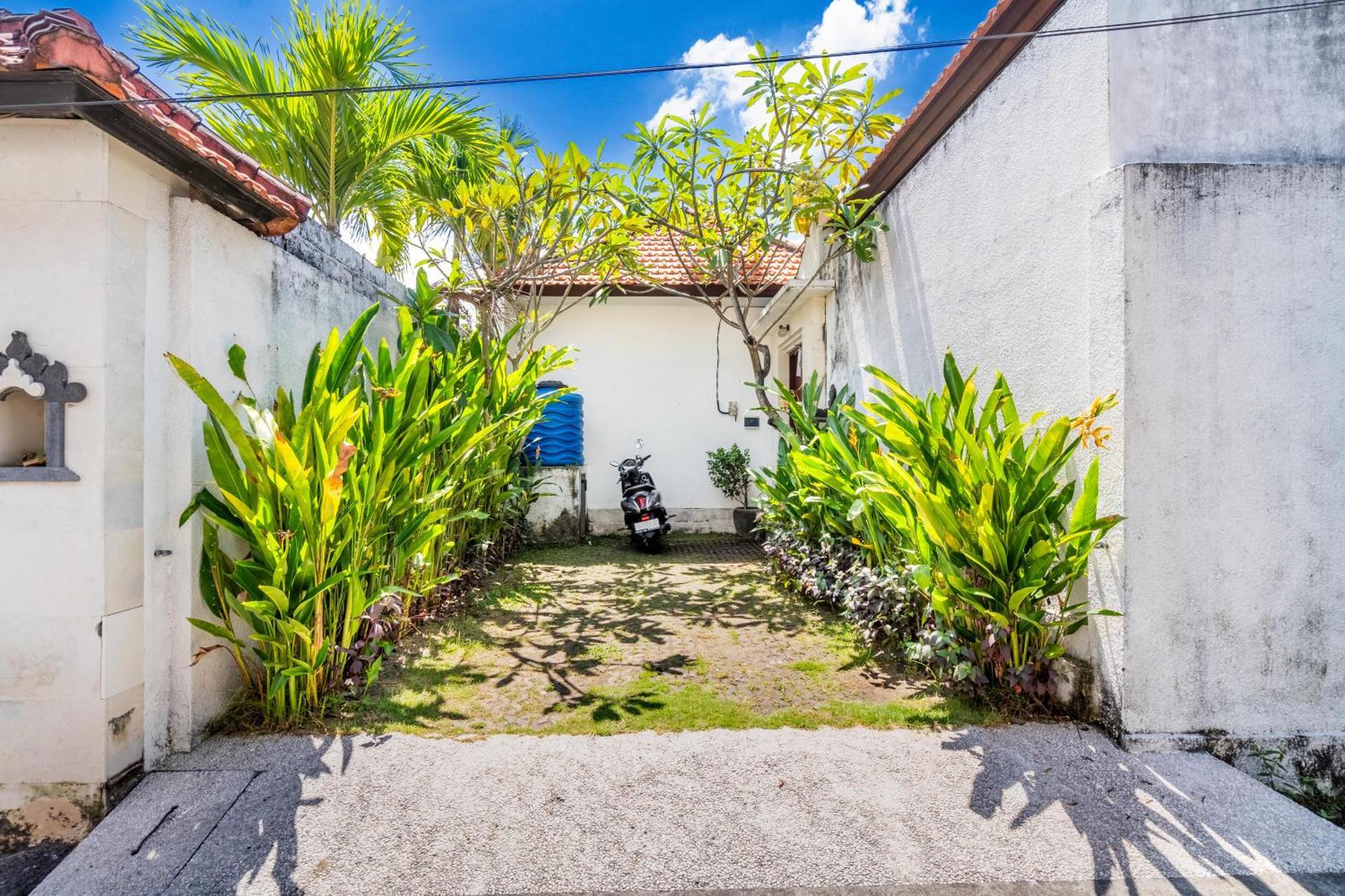 4-Bedroom Pool Villa Near Seminyak Center Bagian luar foto