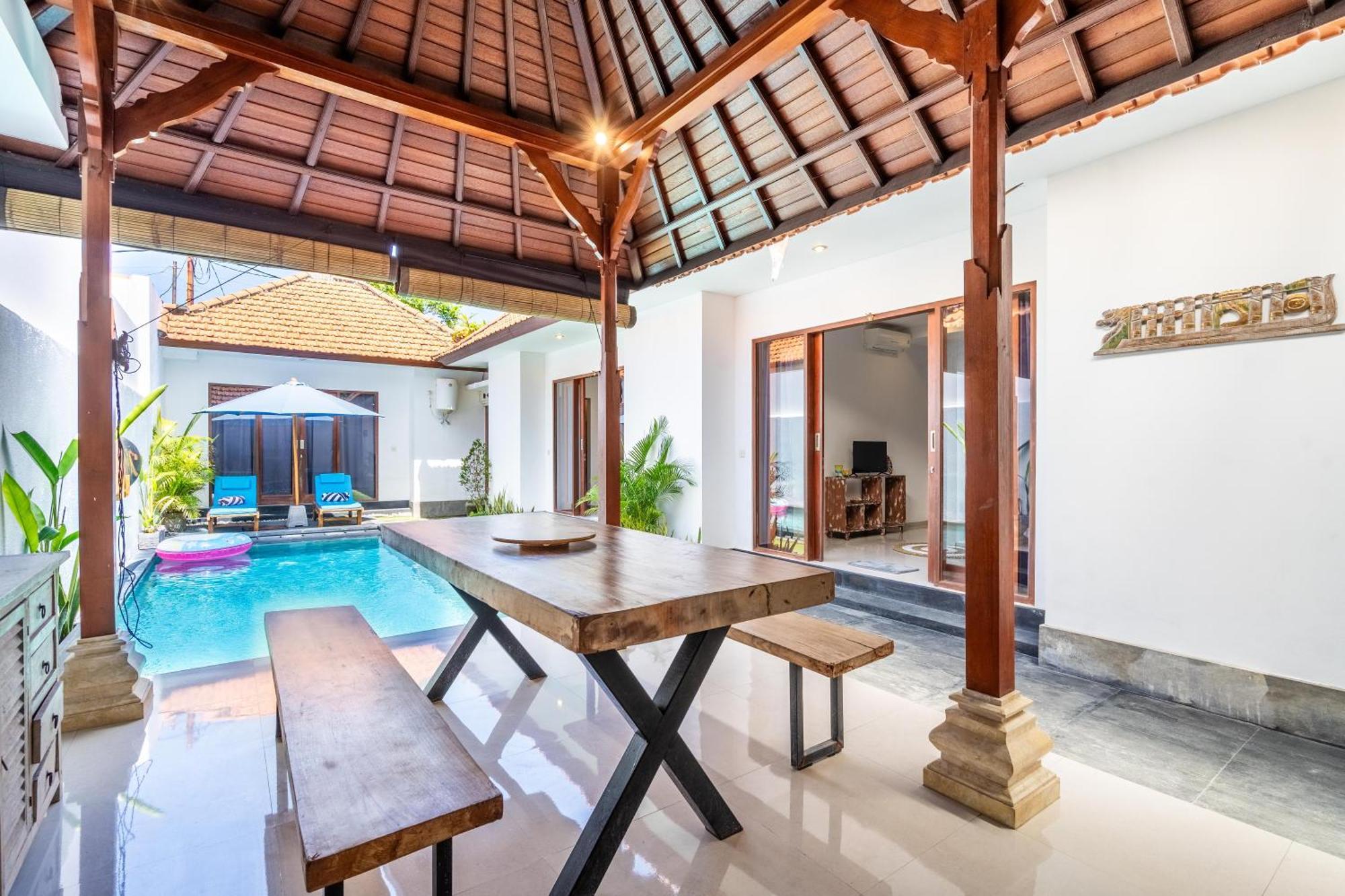 4-Bedroom Pool Villa Near Seminyak Center Bagian luar foto
