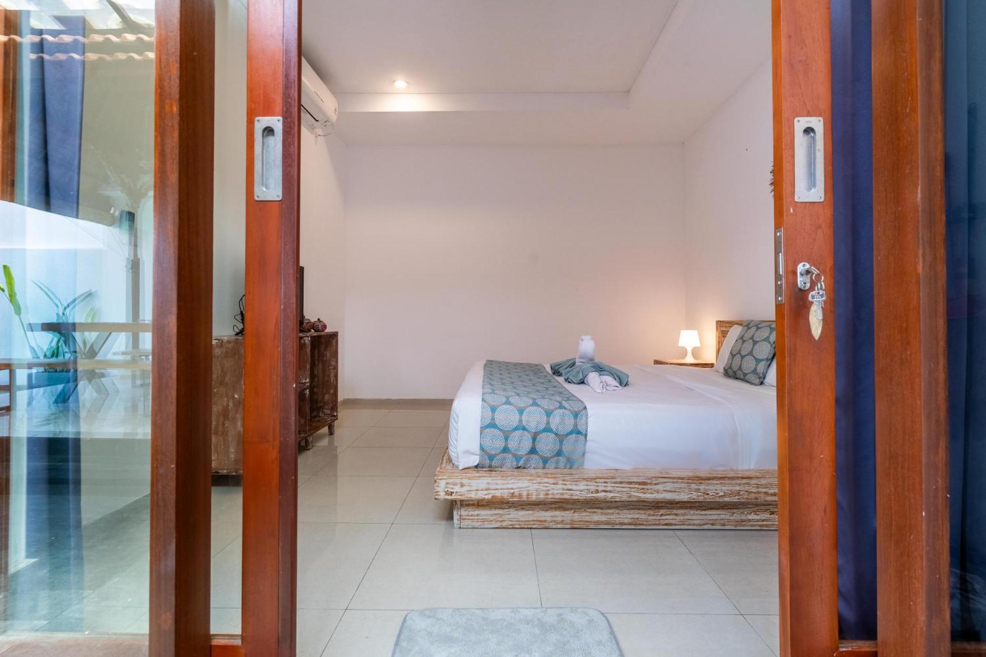 4-Bedroom Pool Villa Near Seminyak Center Bagian luar foto