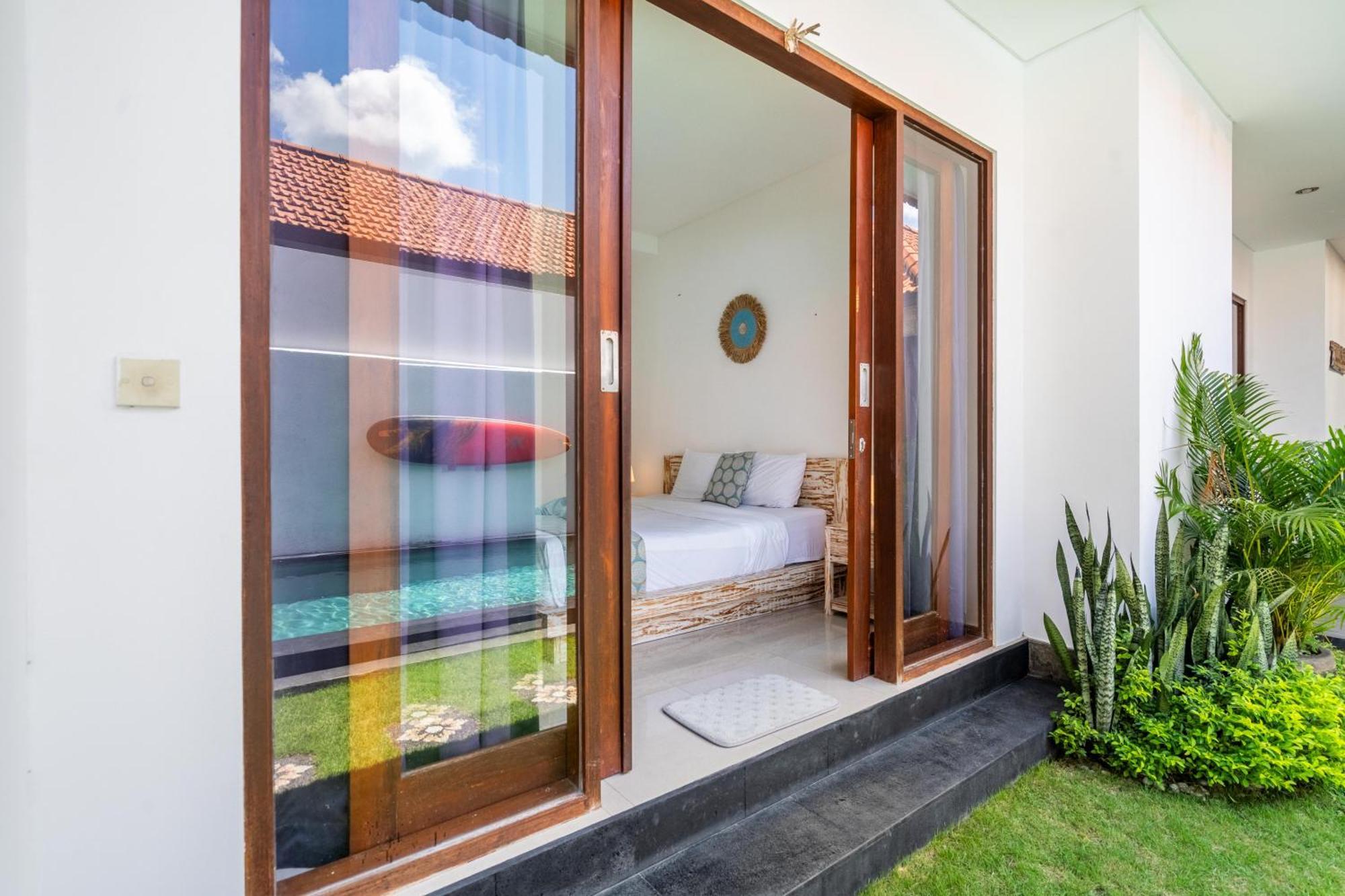 4-Bedroom Pool Villa Near Seminyak Center Bagian luar foto