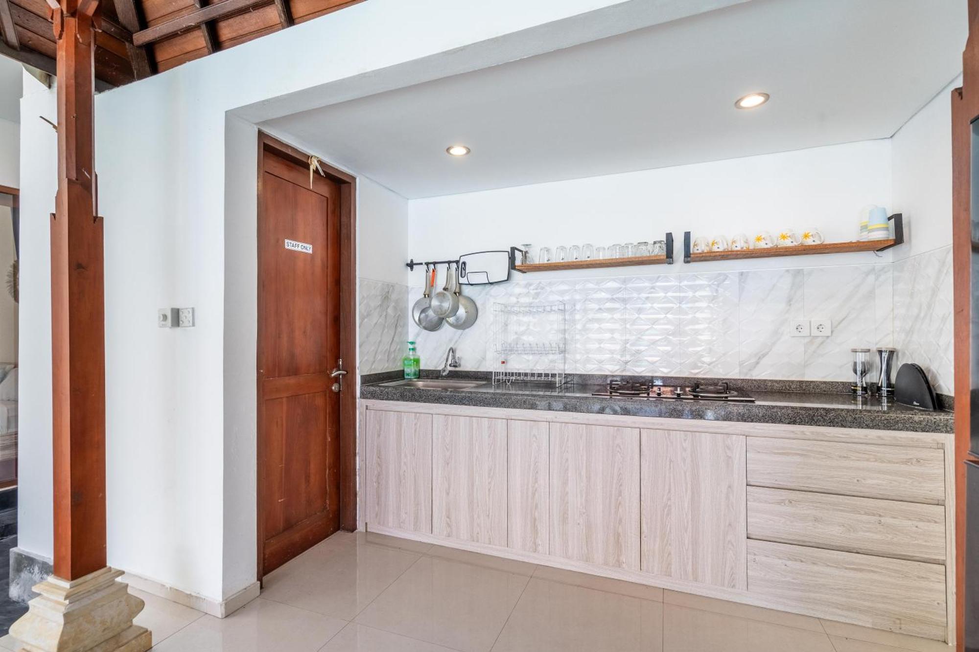 4-Bedroom Pool Villa Near Seminyak Center Bagian luar foto